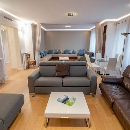 Luxury Bastille Apartment